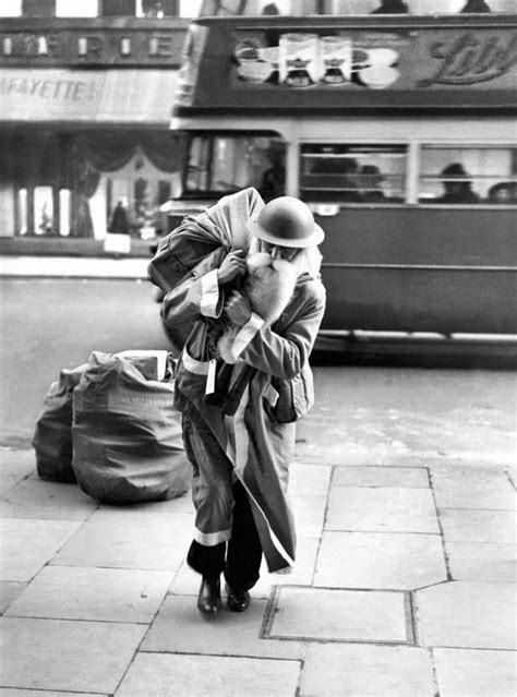 ℝ𝕚𝕡𝕡𝕖𝕣 on Twitter: "1940 - not even the war would stop Father Christmas ...