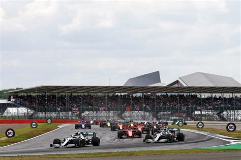 Video: What an F1 lap of Silverstone looks like in reverse - The Race