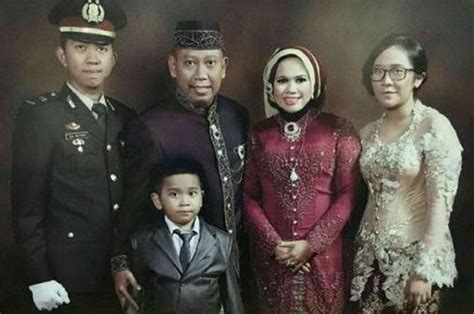 Tukul Arwana Unggah Foto Keluarga, Ini 4 Fakta Tentang Anaknya AKP Ega ...