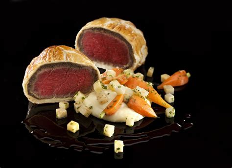 Gordon ramsey's beef wellington | Vegas food, Gordon ramsay steak, Las vegas food