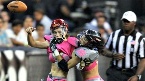 El futbol americano femenino "en lencería" gana adeptos en el mundo. Fotos | Minuto30