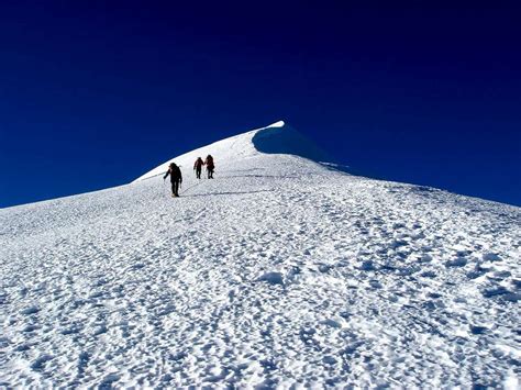 Illimani (approaching "false summit") : Photos, Diagrams & Topos : SummitPost