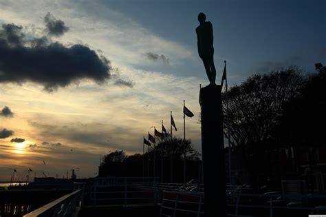 Captain Smurf's Website - Sunset Over Albert Dock & Other Photos