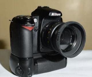 Nikon D90 with 50mm 18 & Nikon Battery Grip - Used Philippines