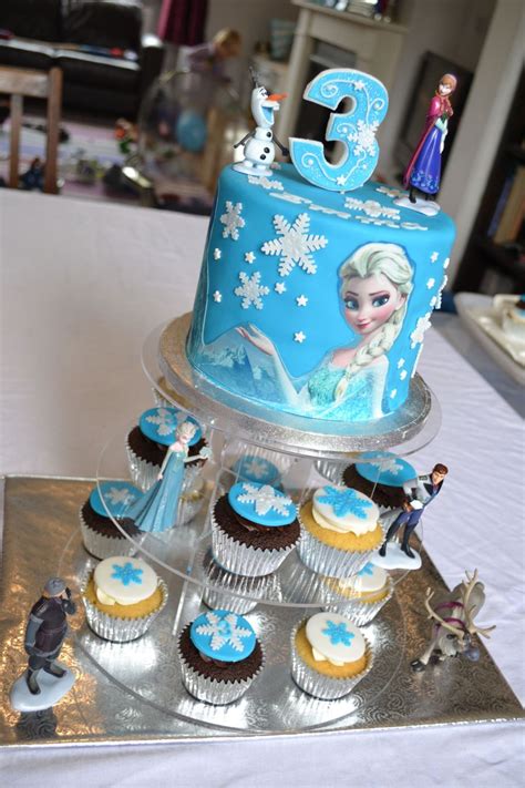 Frozen Elsa Cake And Cupcakes - CakeCentral.com