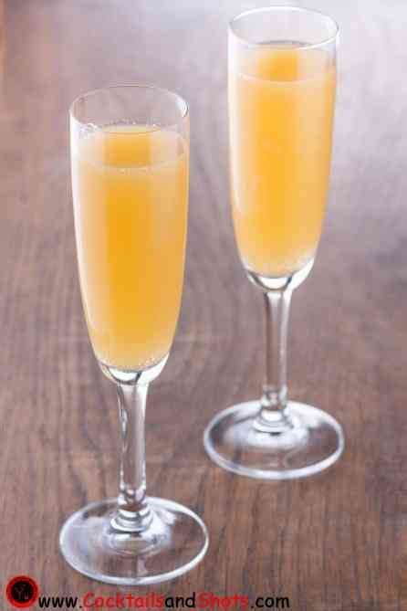 Bellini recipe ingredients - How to make a Bellini cocktail drink