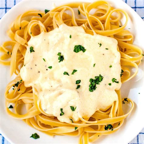 Copycat Olive Garden Fettuccine Alfredo - Easy Budget Recipes