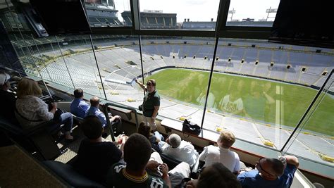 Lambeau Field tours having record summer