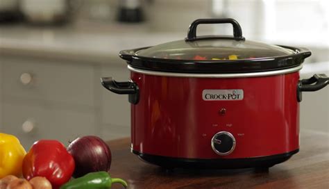 Different Crockpot Sizes Guide: What size slow cooker should you buy?