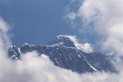 Everest record: Sherpa becomes 2nd person to scale peak 26 times | ABS ...