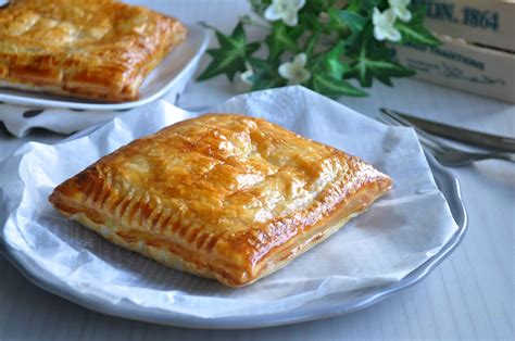 Easy Tuna Puff Pastry 金枪鱼泡芙 – Eat What Tonight