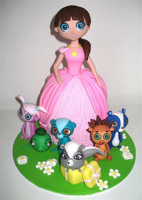 Blythe Baxter and the littlest pet shop - Decorated Cake - CakesDecor