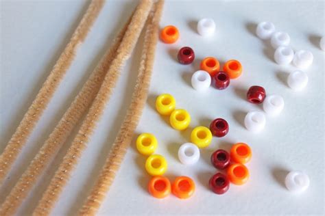 Thanksgiving Craft: Pony Bead Indian Corn - Cutesy Crafts