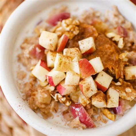 Apple Cinnamon Oatmeal | Living Lou