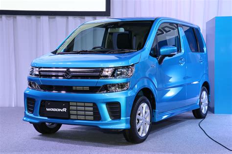 2017 Suzuki Wagon R Hybrid FZ front three quarters