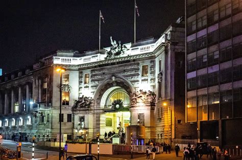 Waterloo Station in London - Visit One of London’s Busiest Rail ...