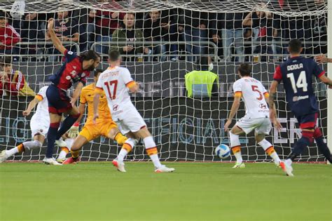 Serie A Highlights: Cagliari 1-2 Roma - Football Italia