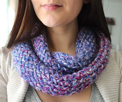 How to Knit an Infinity Scarf on a Loom | Loom knitting scarf, Loom ...