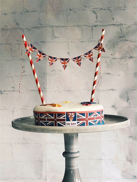 VE Day 75 Vintage Union Jack and USA cake bunting | Cake bunting, Cake bunting topper, Usa cake