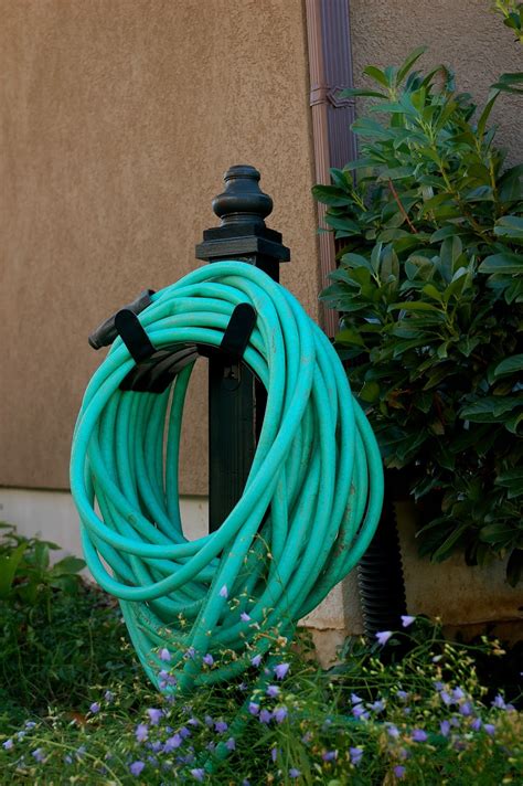 restlessrisa: Wooden Hose Holder