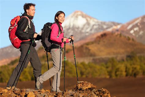 登山ストックおすすめ人気ランキング10選を徹底比較！軽量なだけで選んではダメ！素材&タイプ別の選び方と適切な長さを解説 - トレーニングマスター