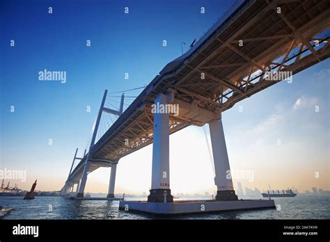 Yokohama Bay Bridge Stock Photo - Alamy