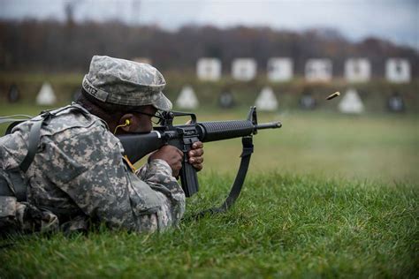 A U.S. Army Reserve Soldier fires an M16A2 rifle at - NARA & DVIDS ...