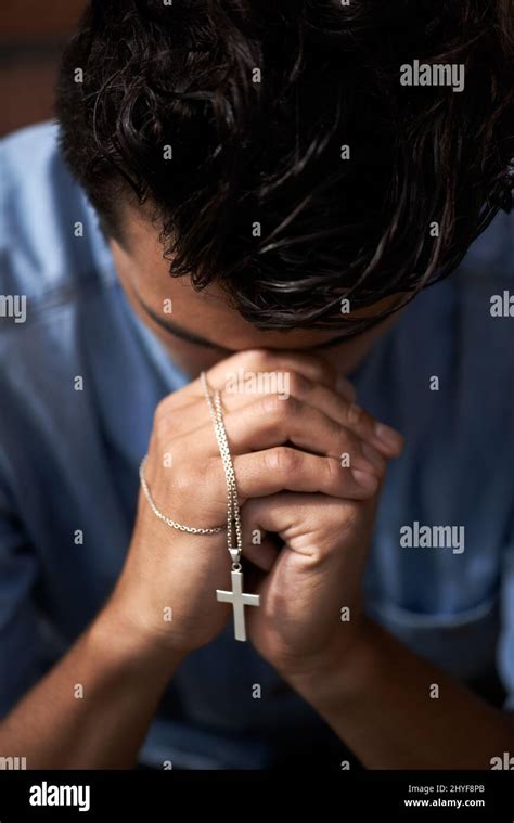 Bowing head prayer hi-res stock photography and images - Alamy