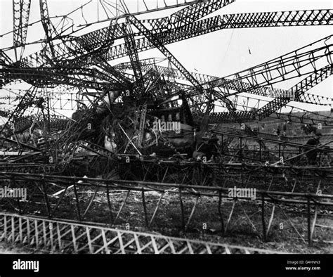 Accidents and Disasters - R101 Airship Crash - Beauvais Stock Photo - Alamy