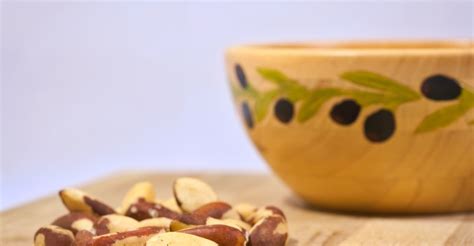 21 Amazing Health Benefits of Eating Brazil Nuts & Its Side Effects