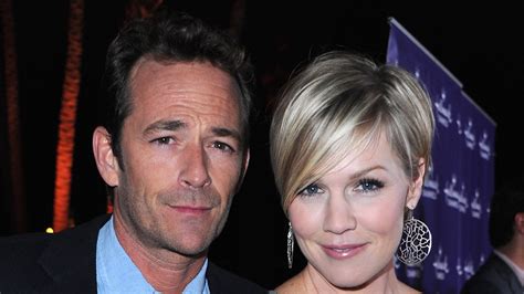 Jennie Garth Responds to Criticism Over Lack of Luke Perry Tribute on ...