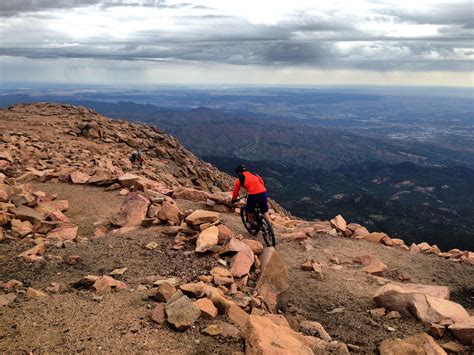 Barr Trail / Pikes Peak photo || SINGLETRACKS.COM