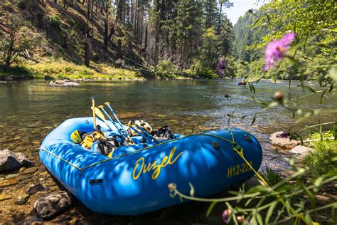 North Umpqua River- Rafting in Classic Oregon Scenery