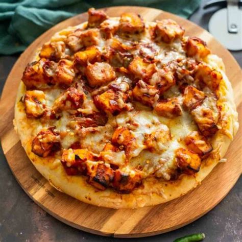 The BEST Paneer Pizza - Caramel Tinted Life