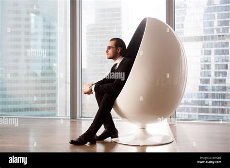 Egg chair hi-res stock photography and images - Alamy
