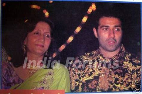 Sunny Deol With His Mother Prakash Kaur Photo