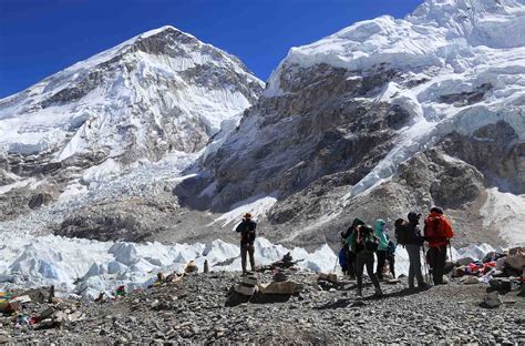 Three Sherpas Perish in Avalanche on Mount Everest | Flipboard