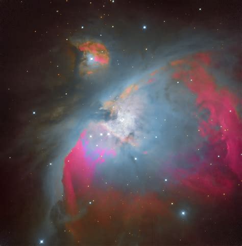 M42, the Great Orion Nebula, in Orion's sword. | Telescope Live