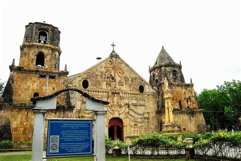 PINAY TAMBAY: The Baroque Churches Of The Philippines