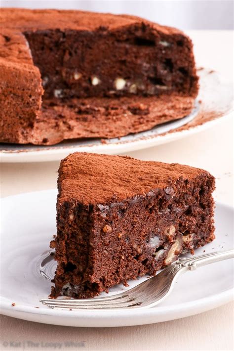 Easy & Healthy Flourless Chocolate Cake - The Loopy Whisk