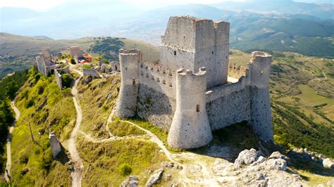 Castello di Rocca Calascio e Campo Imperatore 4K - YouTube