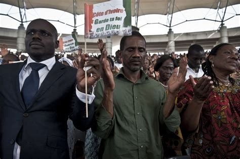 Rassemblement au Palais de la Culture d`Abidjan, où 5.000 pro-Gbagbo se sont rassemblés pour ...