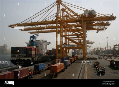 DP World Dubai Ports World Container Port UAE Teus Stock Photo - Alamy