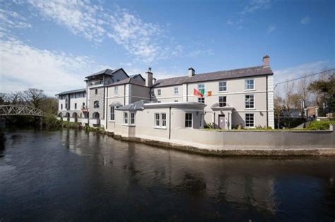 ROWAN TREE HOSTEL - UPDATED 2021 Reviews & Price Comparison (Ennis, County Clare) - Tripadvisor