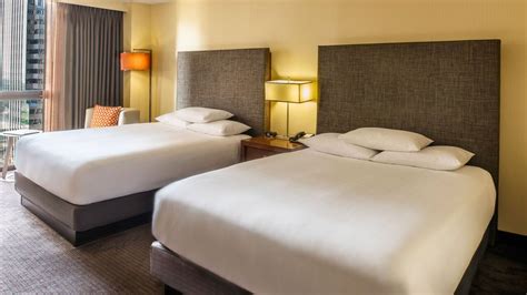 Spacious Hotel Suites in Downtown Chicago | Hyatt Regency Chicago