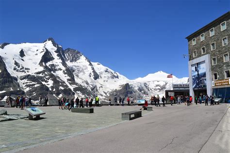 Ski hotel in the background Grossglockner free image download