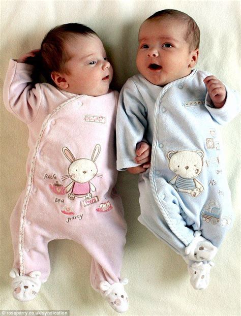 Pin by Jessika Q on ΜΩΡΑ-BABIES | Twin baby boys, Baby girl newborn ...