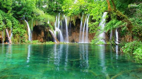 10 Most Beautiful Waterfalls in Pakistan