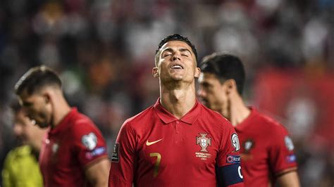 Cristiano Ronaldo in row with Fernando Santos as Portugal's World Cup plans explode - The Warm ...