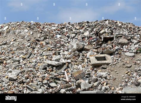 Landfill building hi-res stock photography and images - Alamy